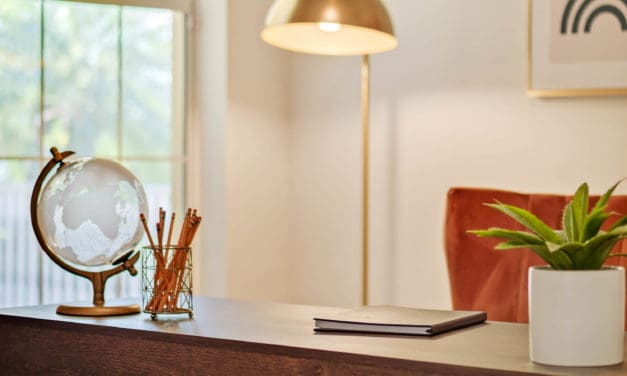 Pixels or Props? Choosing Between Virtual and Actual Staging for Your Listing